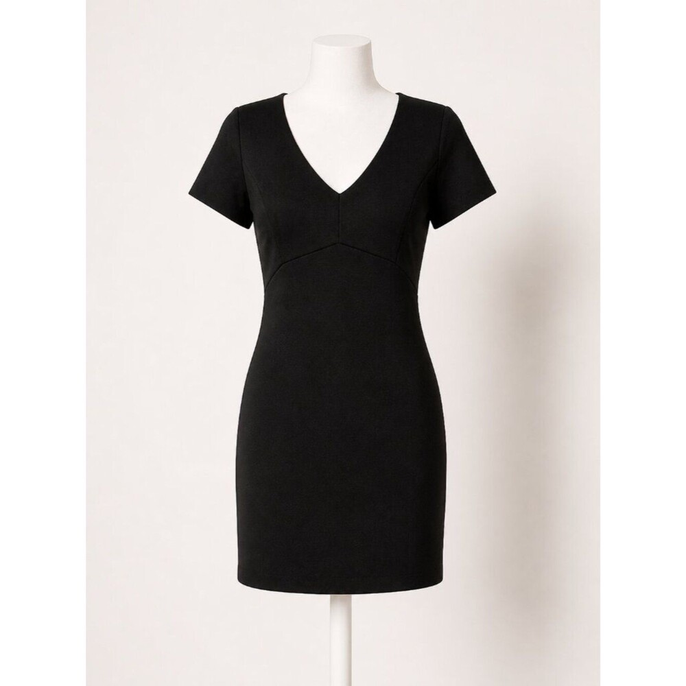 Betsey Johnson Black V-Neck Sheath Dress Size 2 Classic Cherry Lining